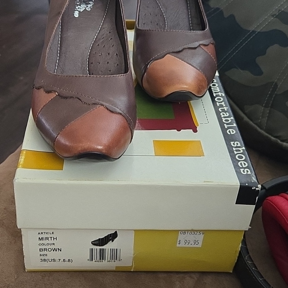 ❗️NWT❗️👠- SIZE 38 Spring Step Brown and Tan Color-Block Heels💃 - Picture 6 of 6